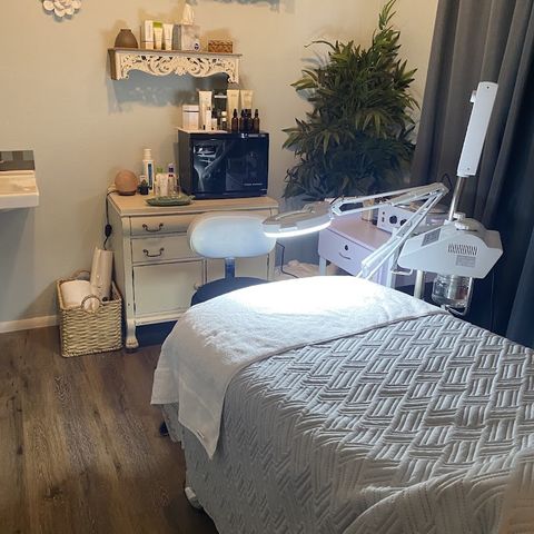 Not Just a Pretty Face, beauty salon in La Grande, OR